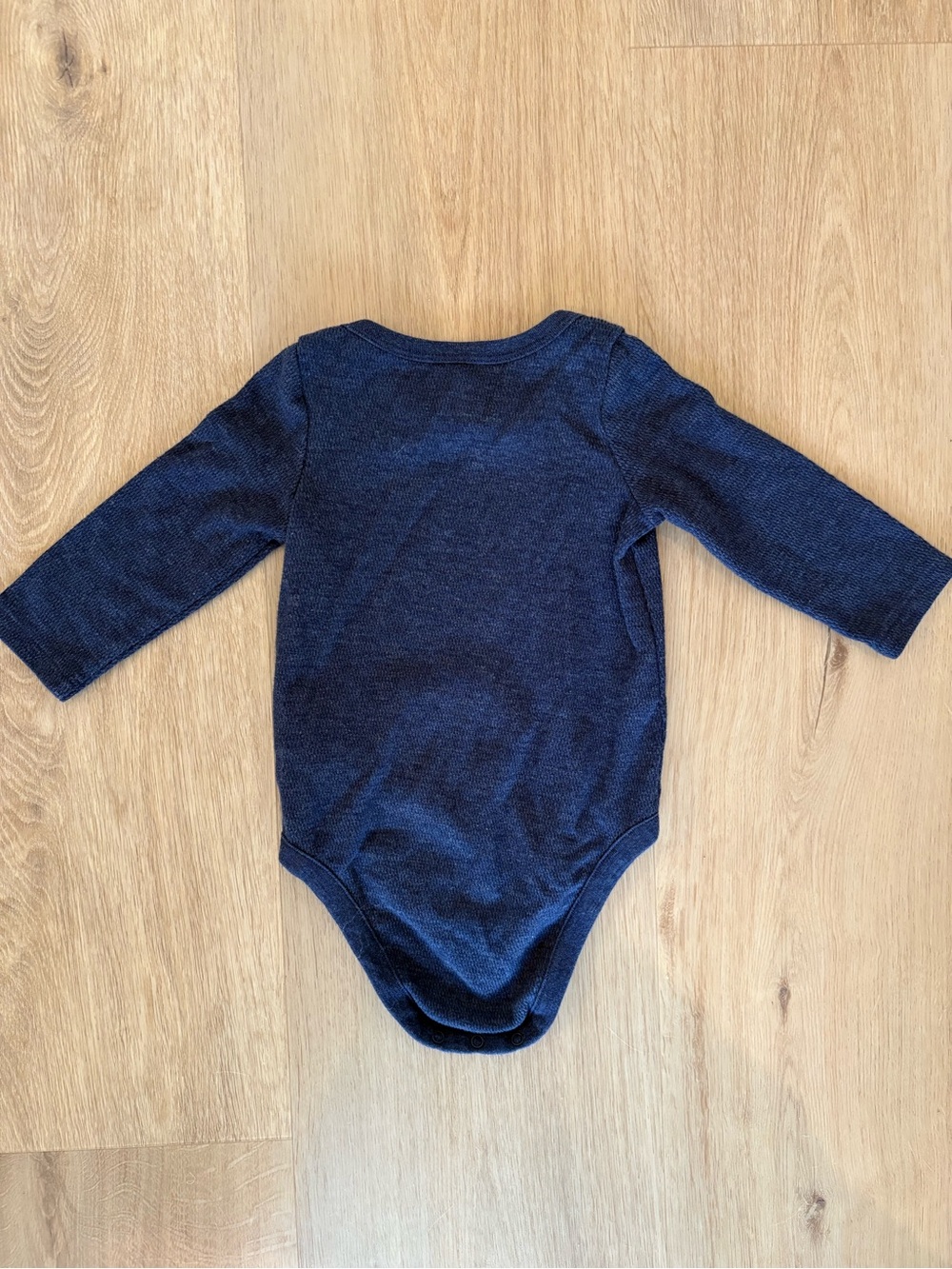 GAP Infant Long Sleeve Onesie - Picture 2 of 2